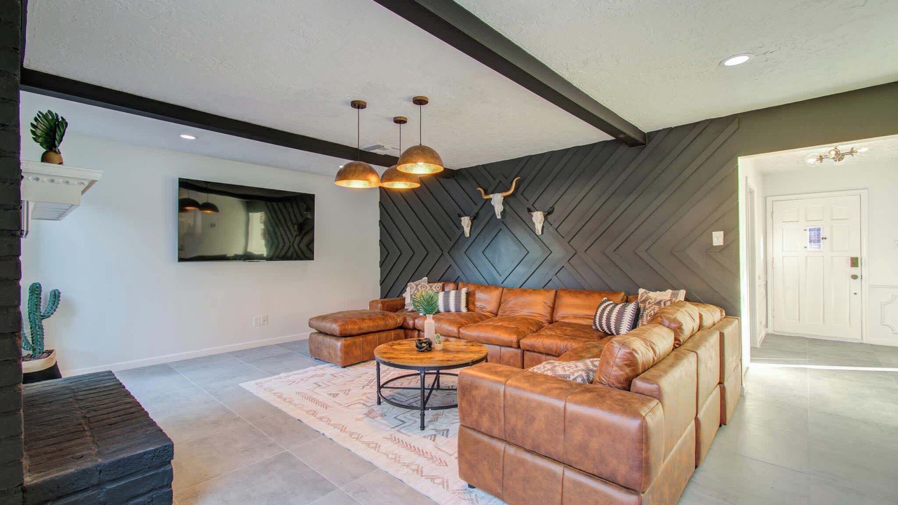 Photo of Livingroom in Spring Shadows