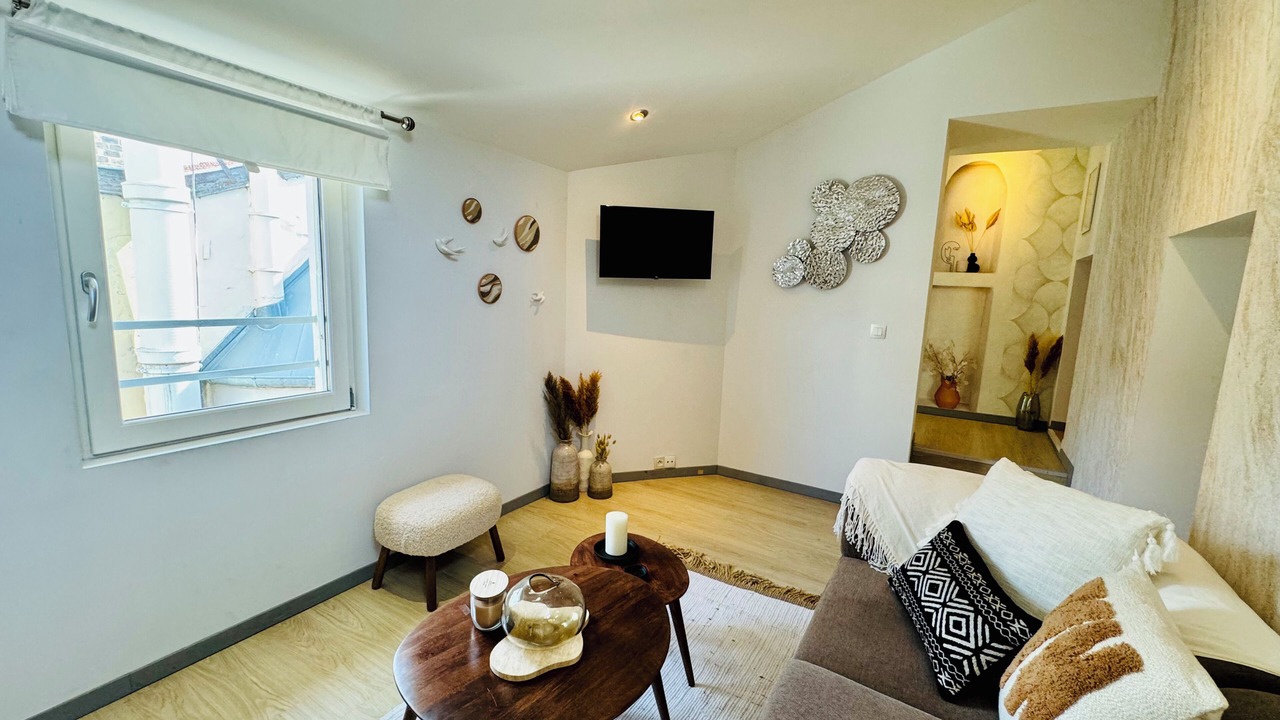 Photo of Livingroom in Moliere - Edgard Quinet