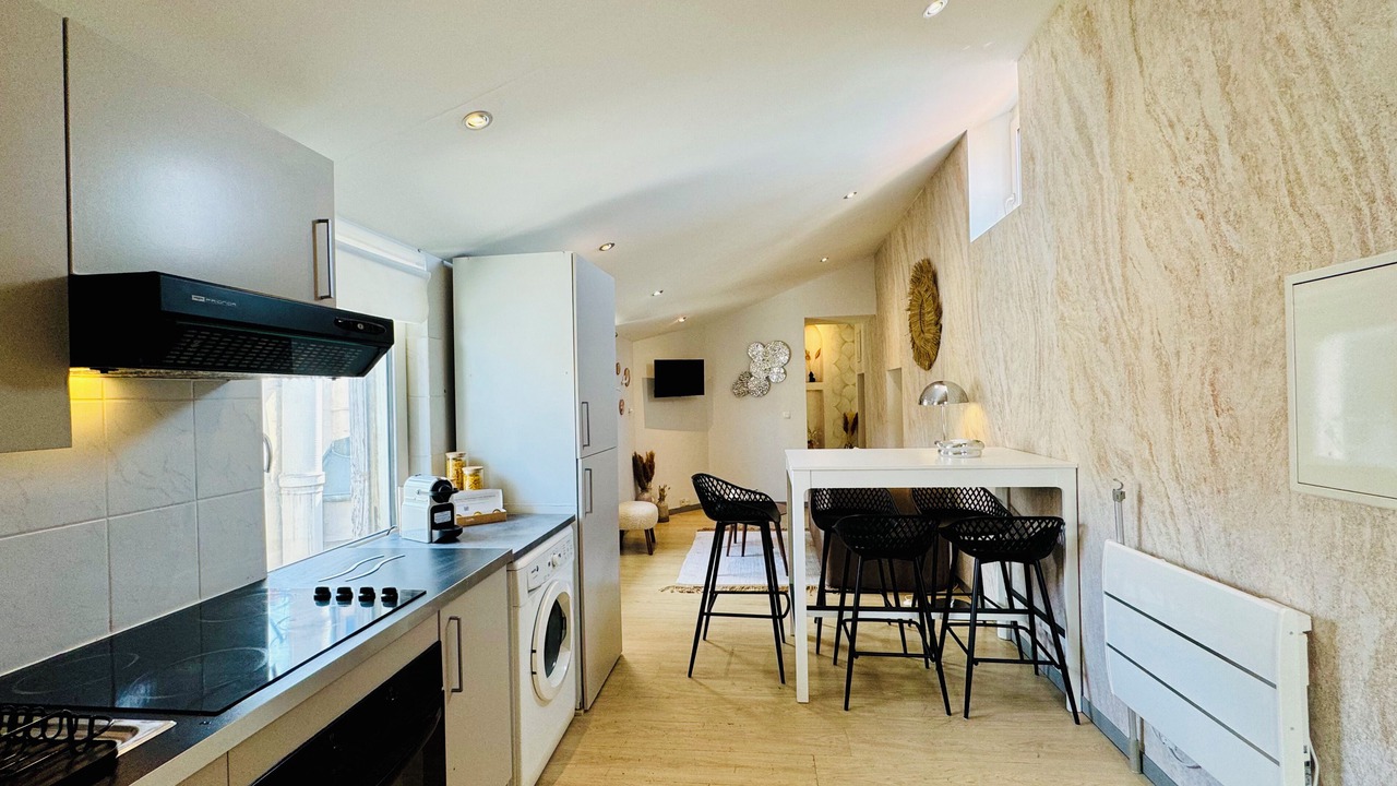 Photo of Kitchen in Moliere - Edgard Quinet