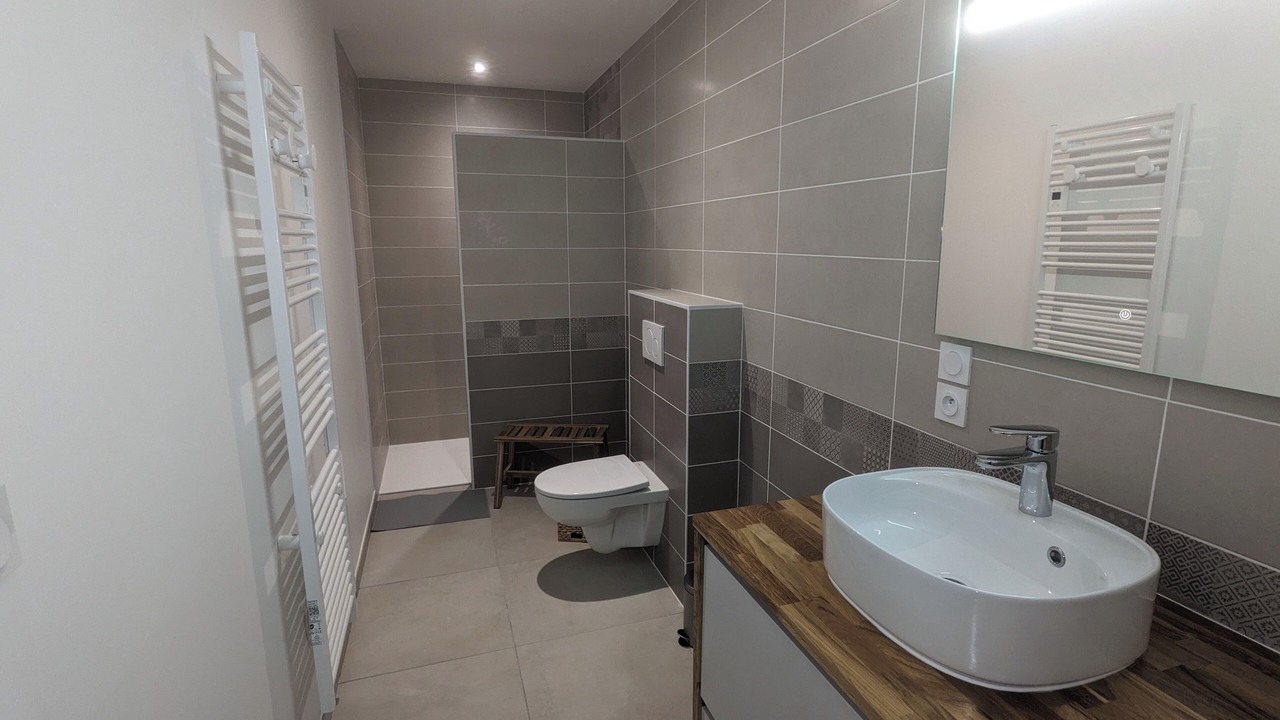Photo of Bathroom in Villieu-Loyes-Mollon