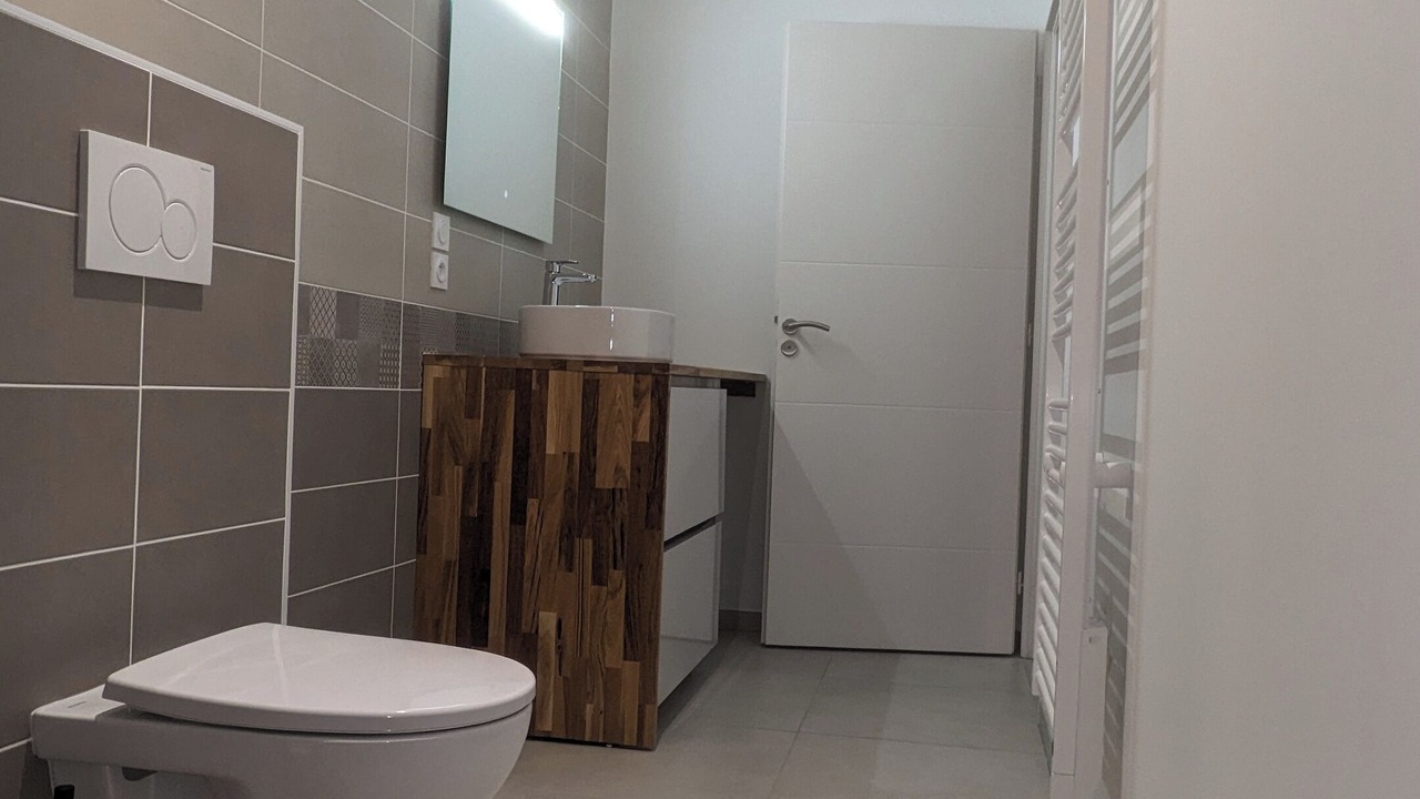 Photo of Bathroom in Villieu-Loyes-Mollon