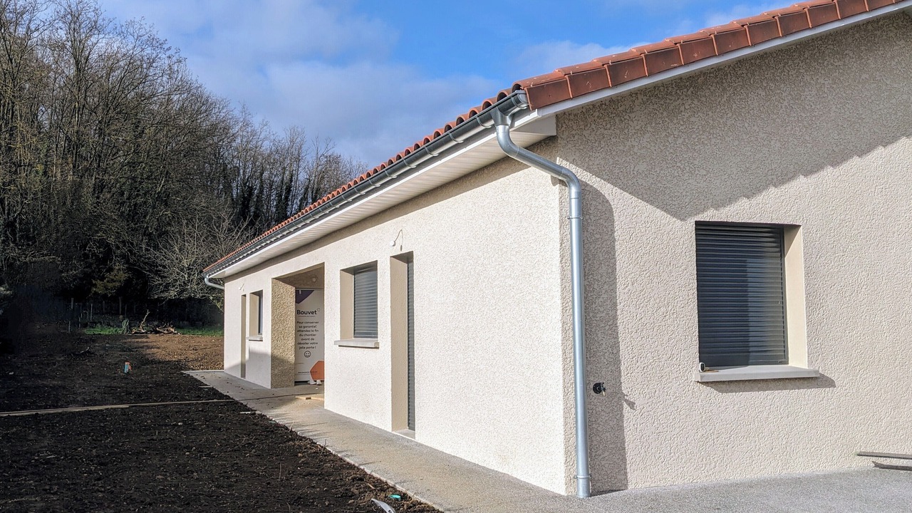 Photo of Outdoor in Villieu-Loyes-Mollon