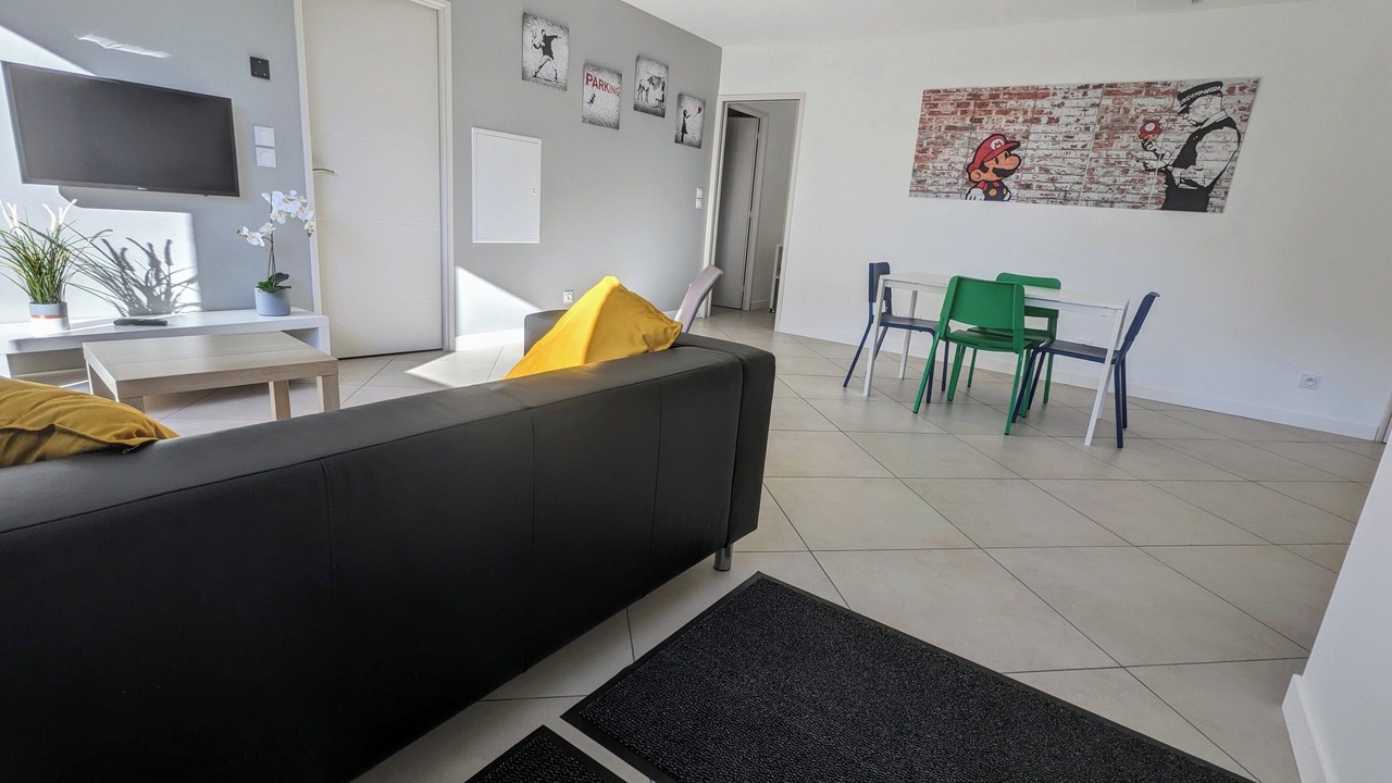 Photo of Livingroom in Villieu-Loyes-Mollon