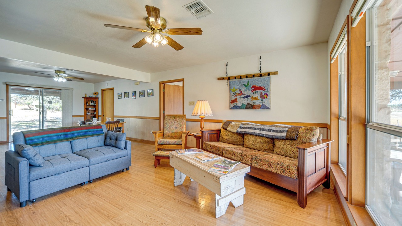 Photo of Livingroom in Harper