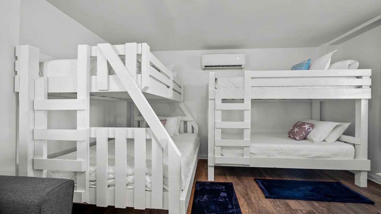 Photo of Bedroom in Topsail Beach