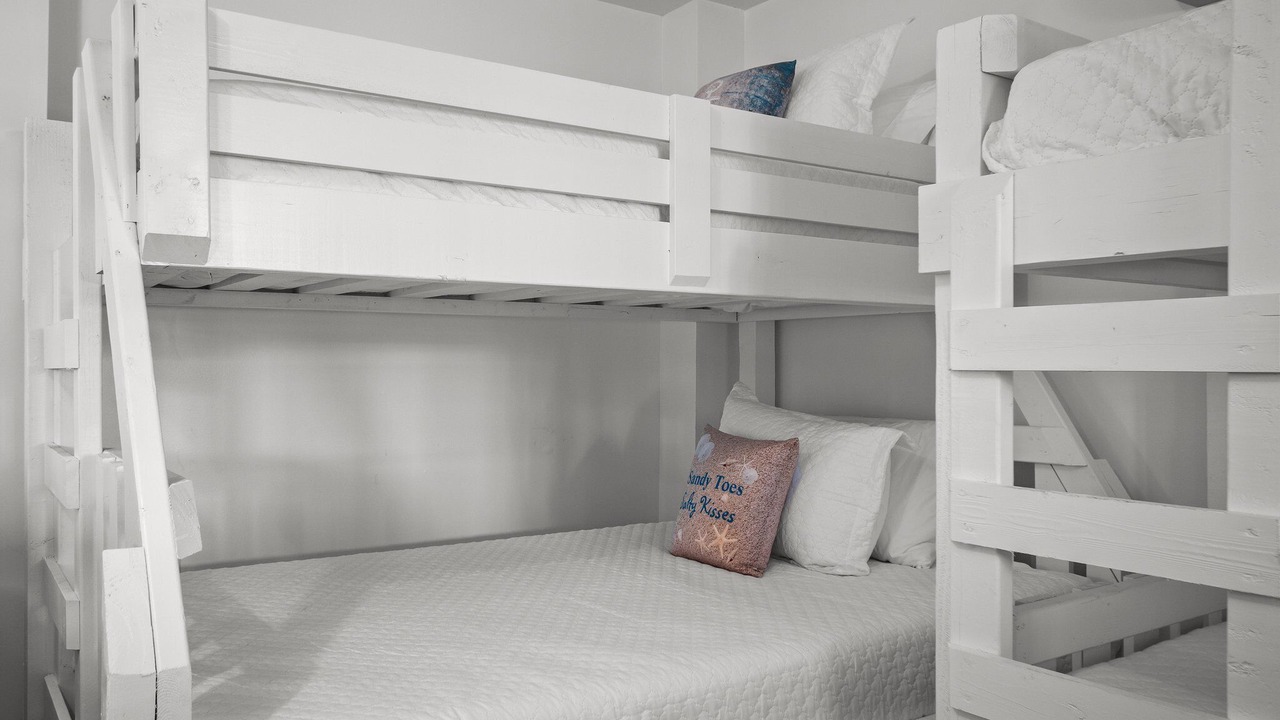 Photo of Bedroom in Topsail Beach