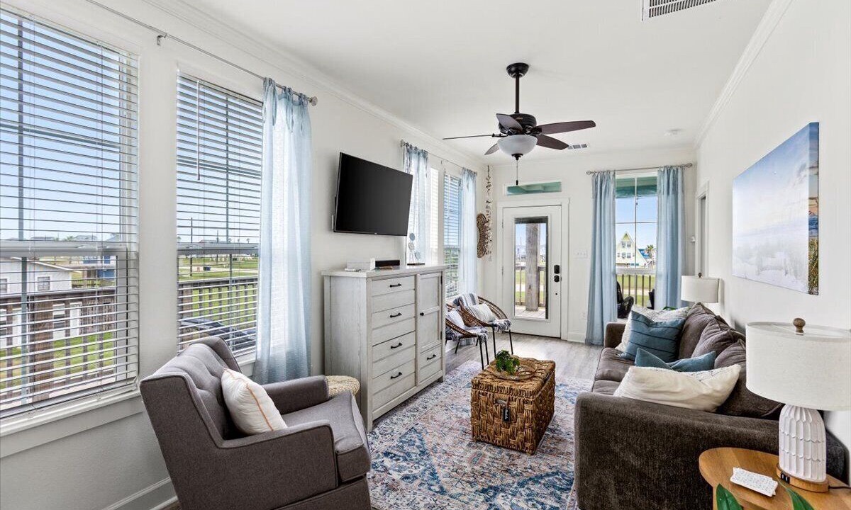 Photo of Livingroom in Surfside Beach