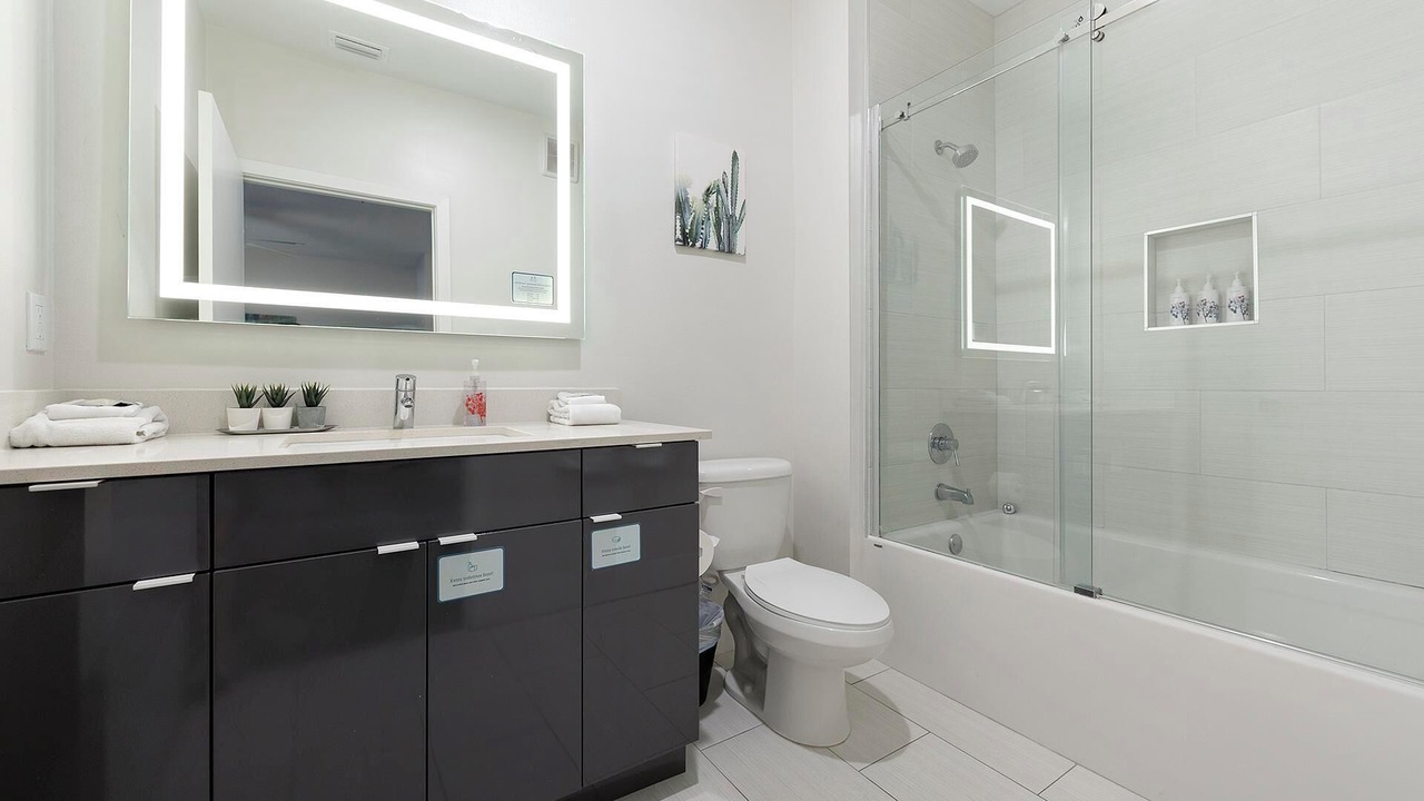 Photo of Bathroom in Port Tampa City