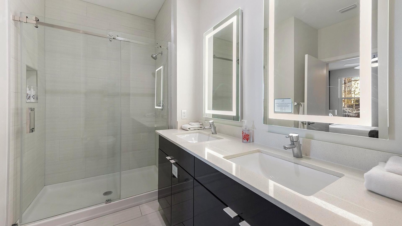 Photo of Bathroom in Port Tampa City