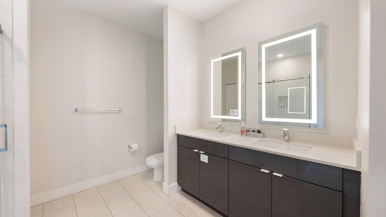 Photo of Bathroom in Port Tampa City