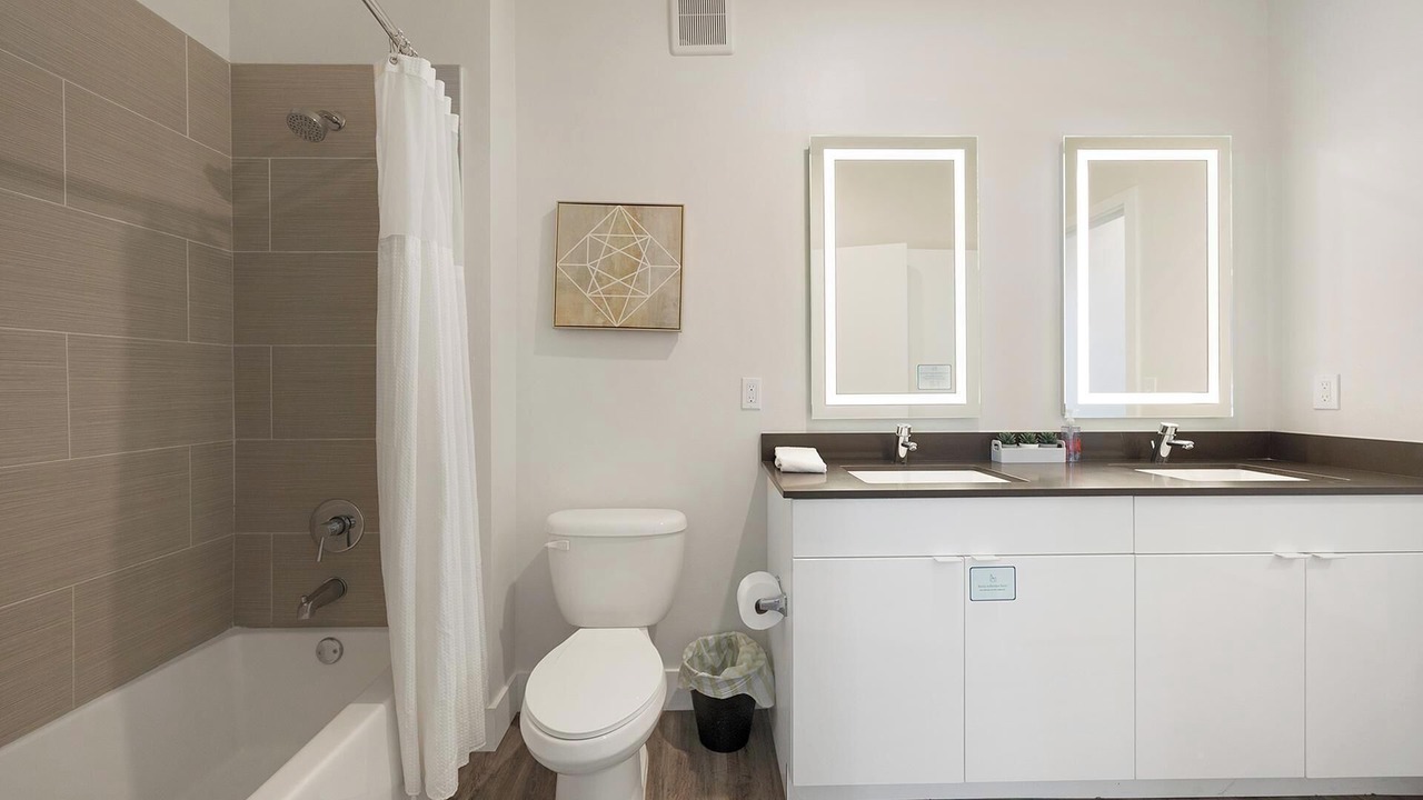 Photo of Bathroom in Port Tampa City