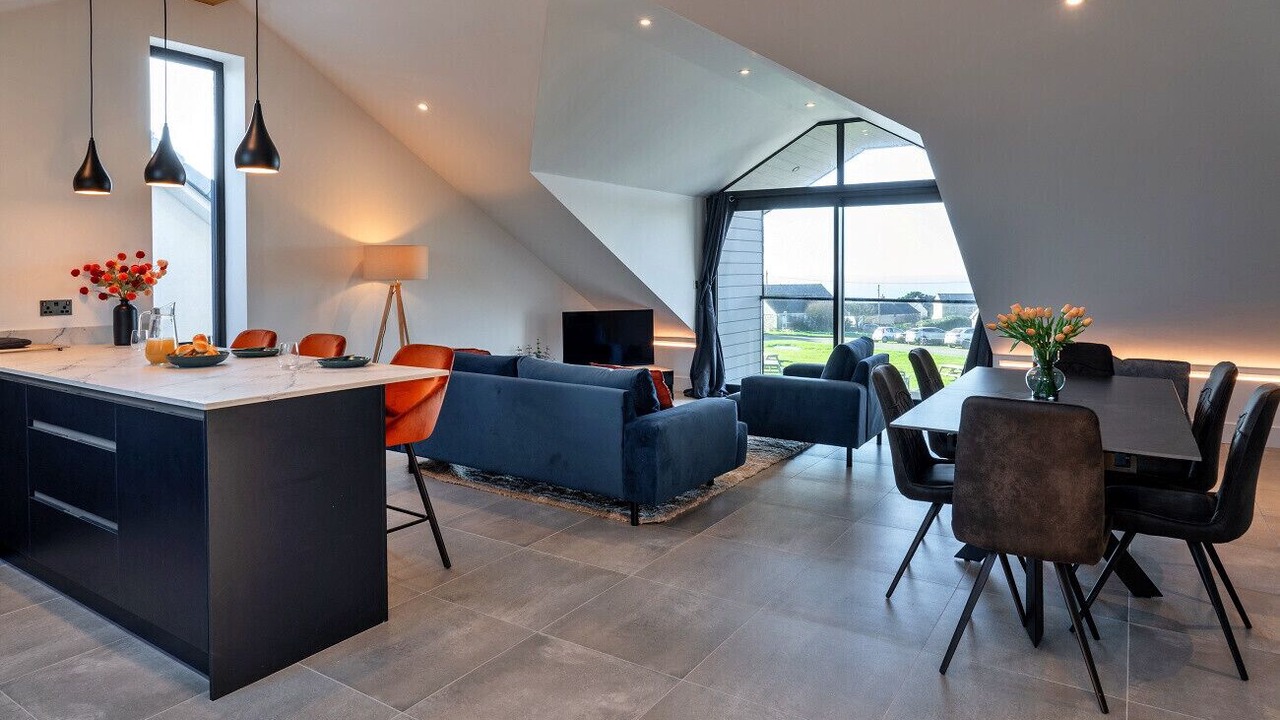 Photo of Others in The Lizard