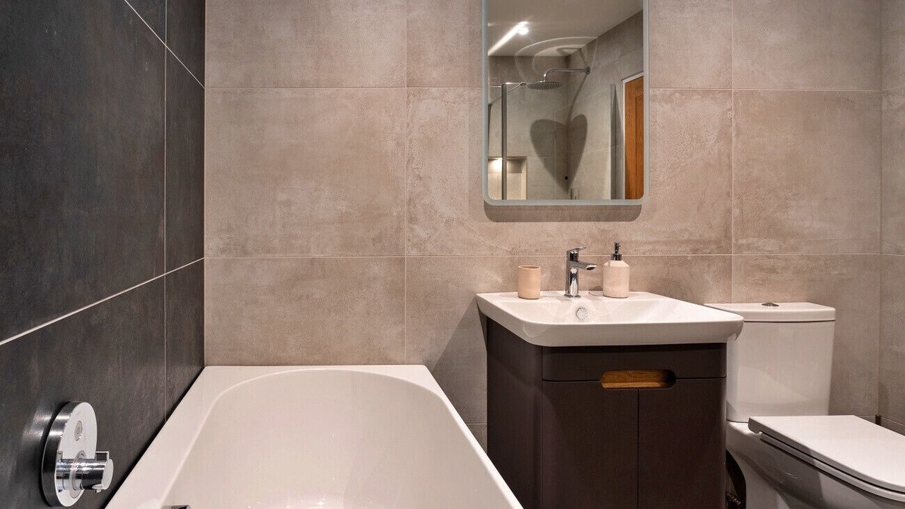 Photo of Bathroom in The Lizard