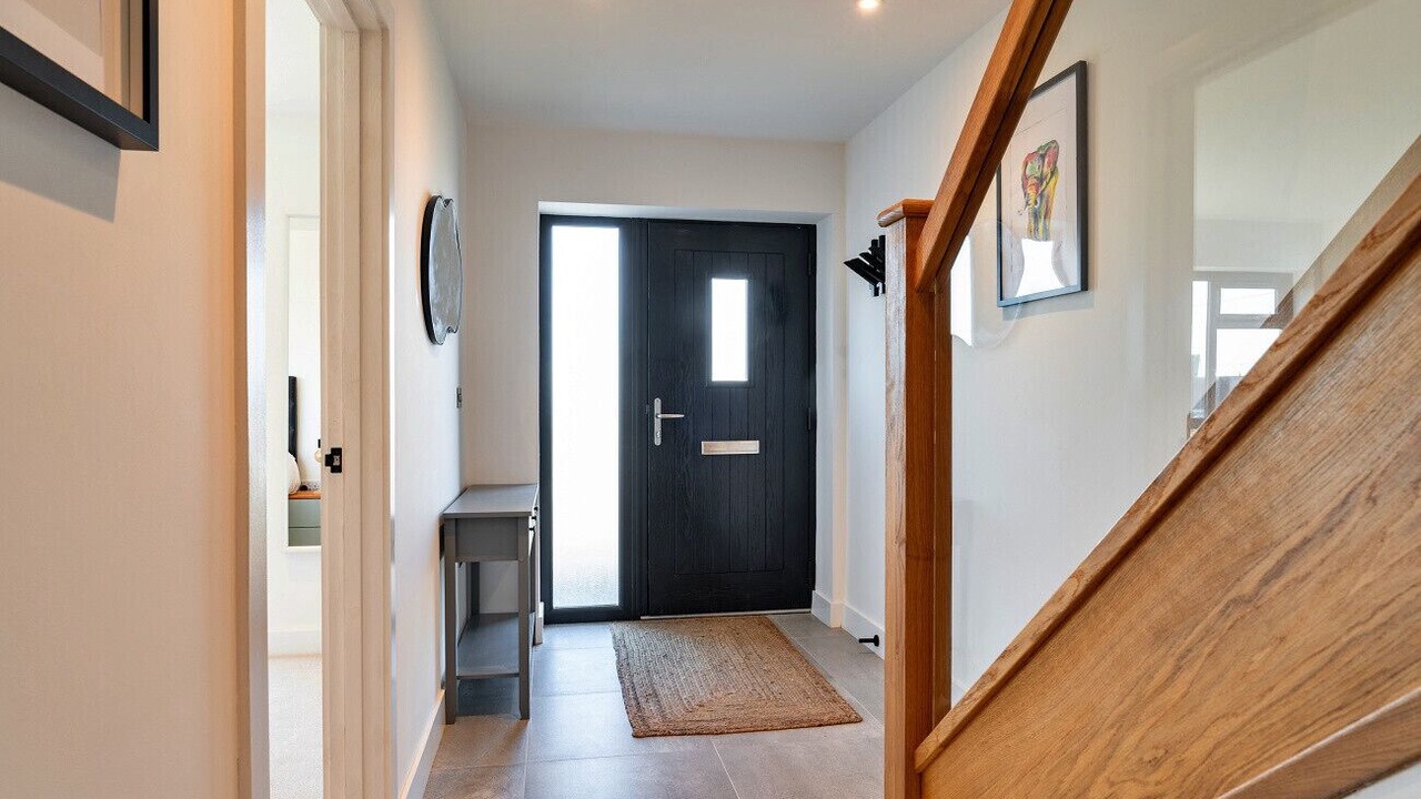 Photo of Others in The Lizard