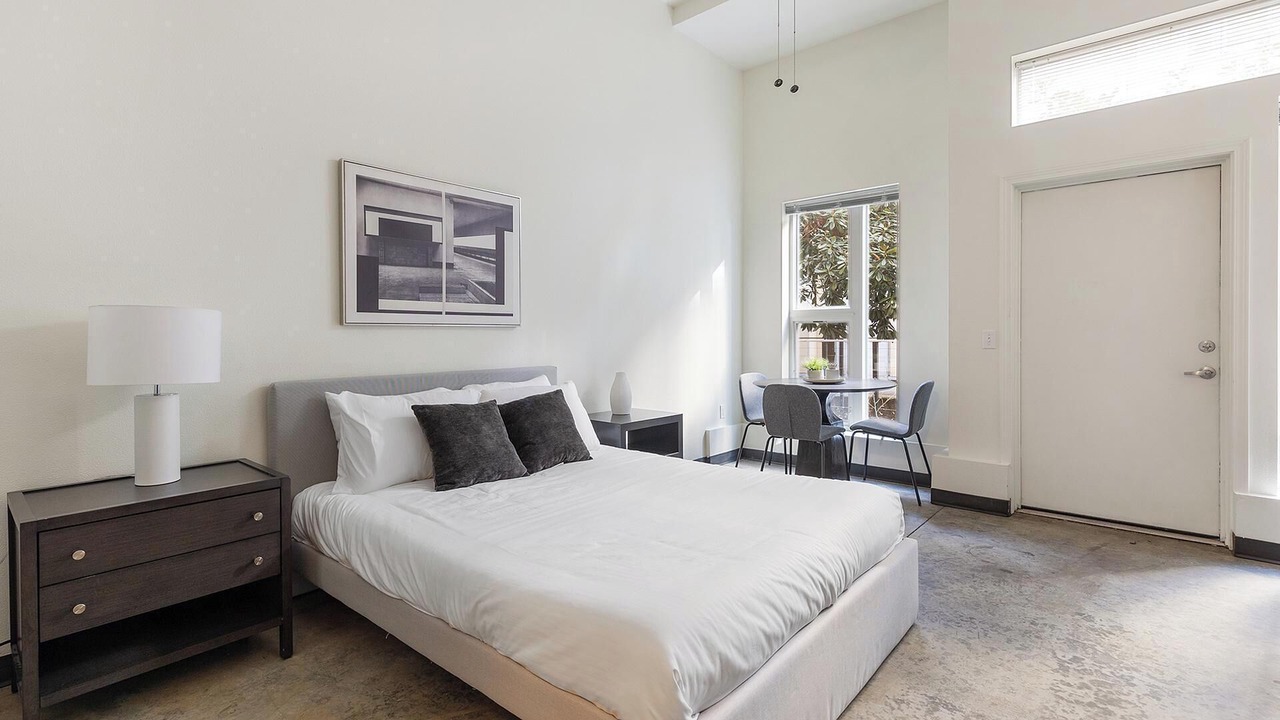 Photo of Bedroom in Pearl District