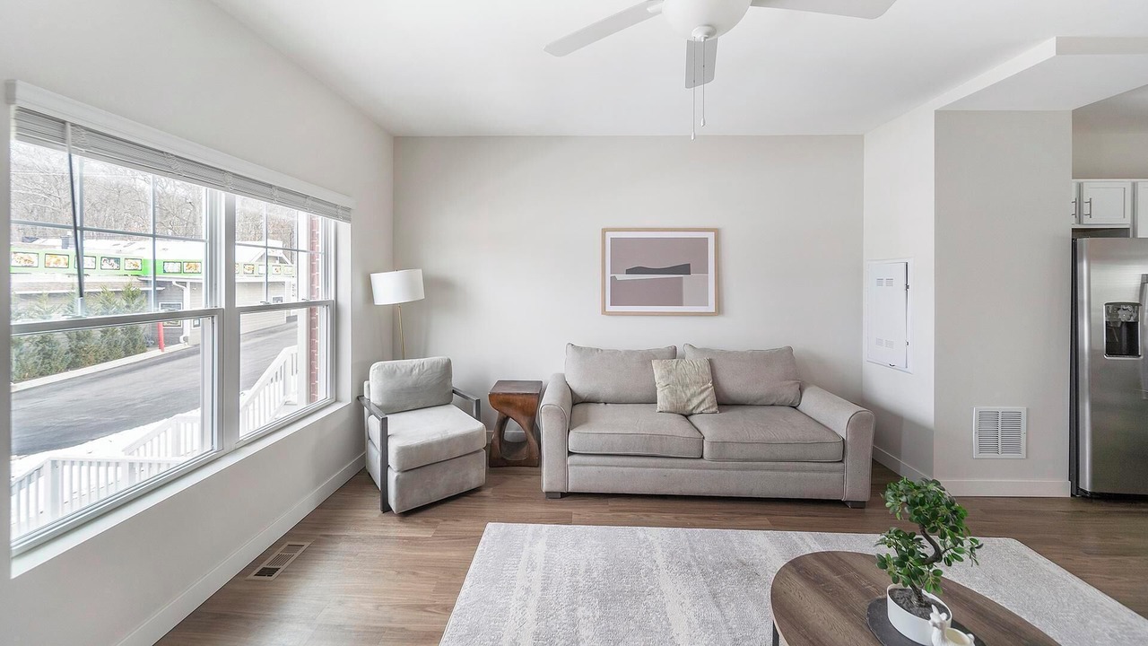 Photo of Livingroom in Willow Springs