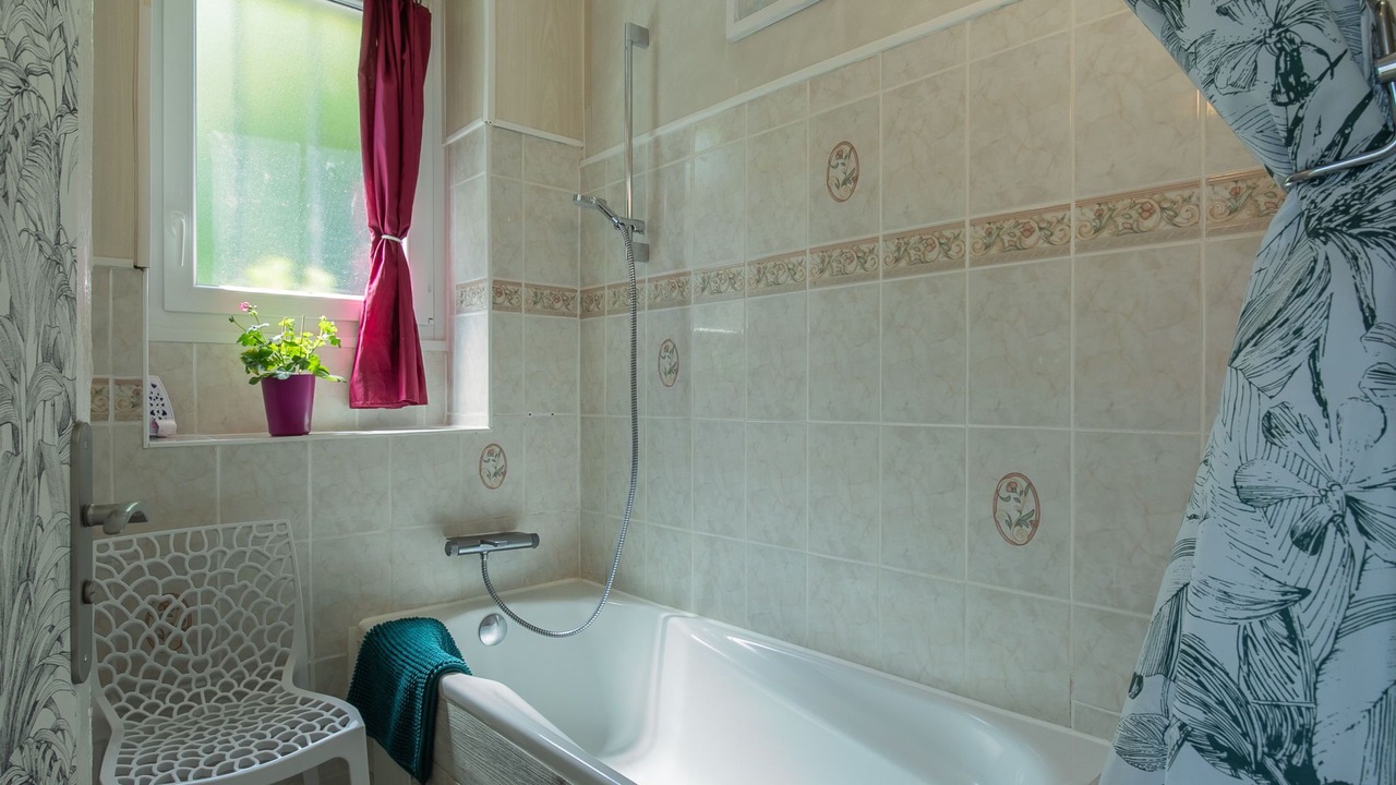 Photo of Bathroom in Porspoder