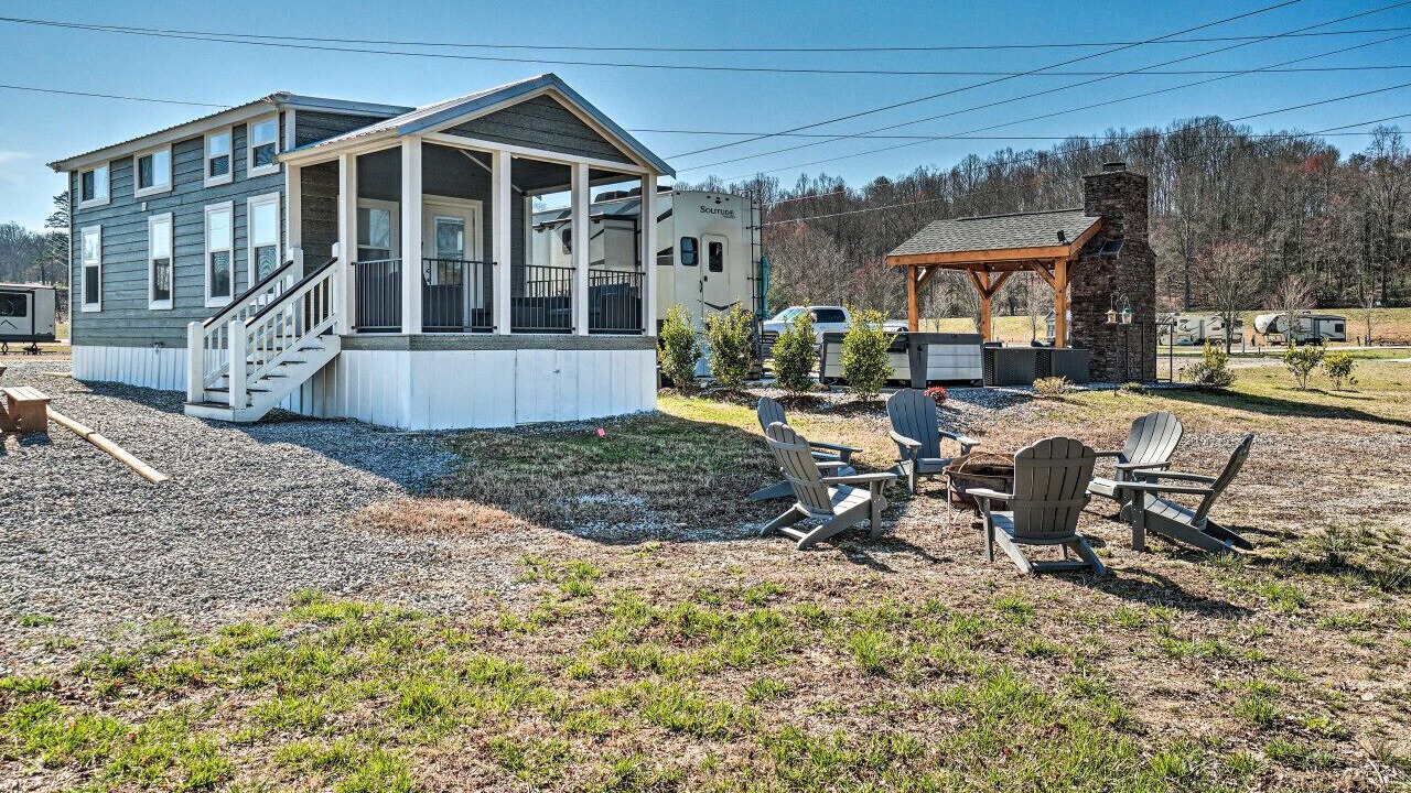 Photo of Livingroom in Morganton