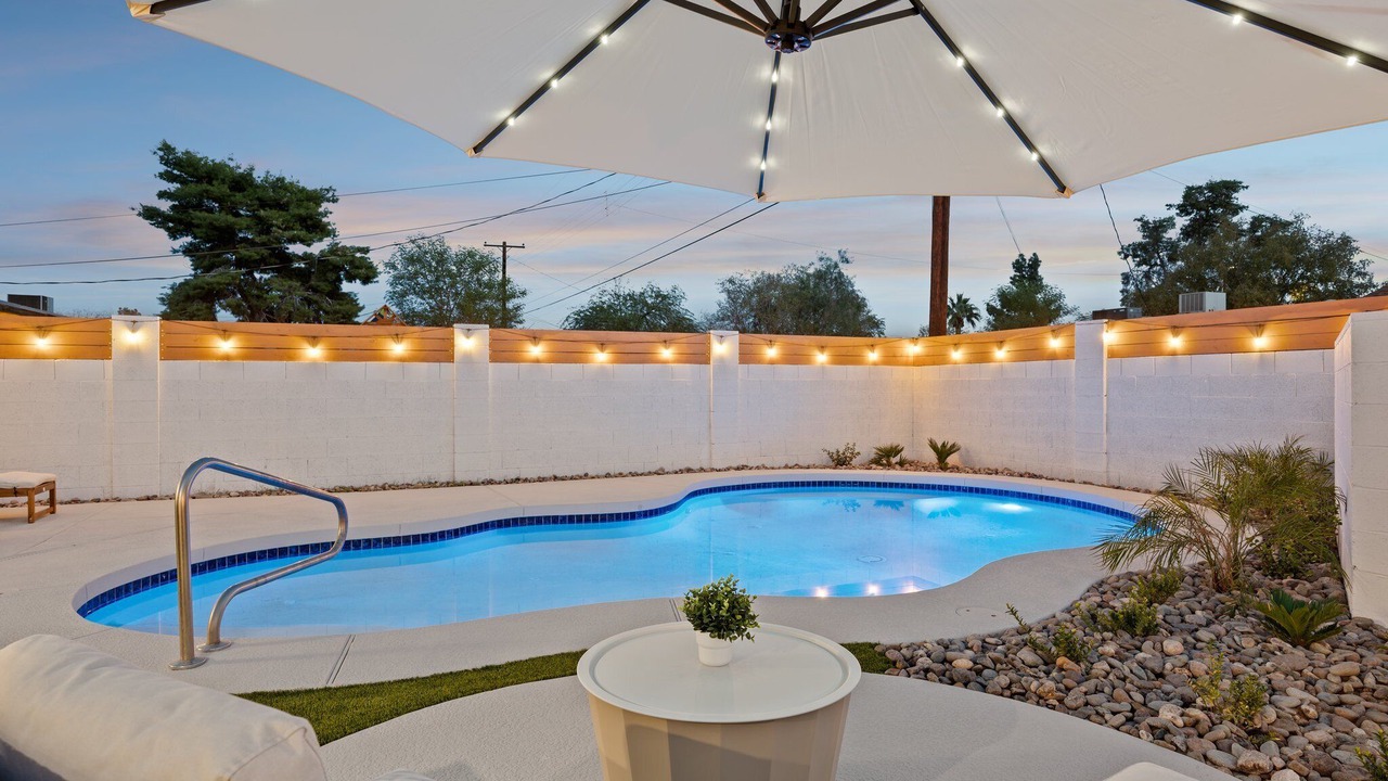 Photo of Outdoor in New Papago Parkway