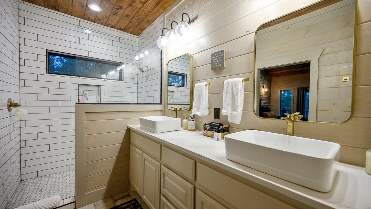 Photo of Bathroom in Pickens