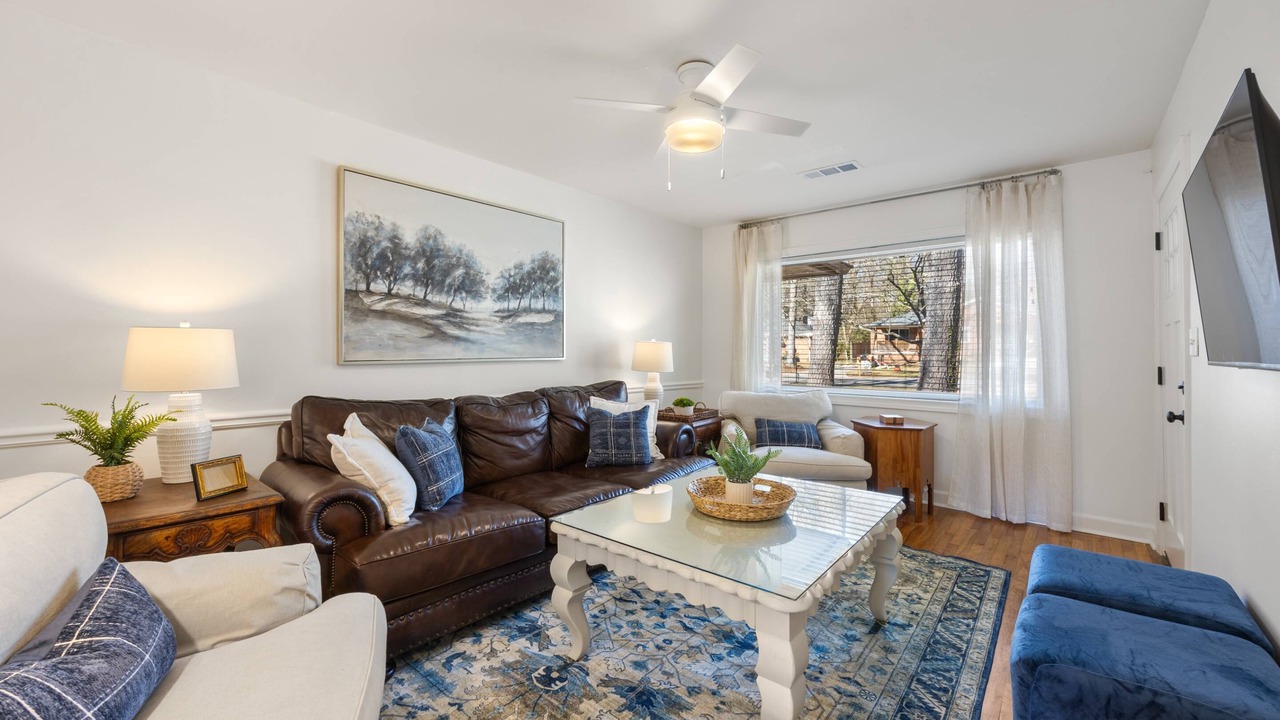 Photo of Livingroom in College Heights