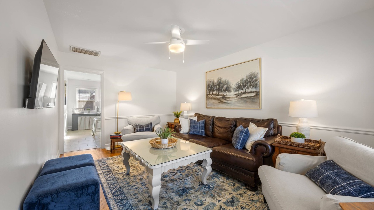 Photo of Livingroom in College Heights