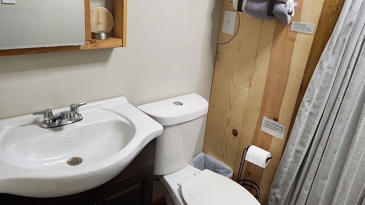 Photo of Bathroom in Jasper