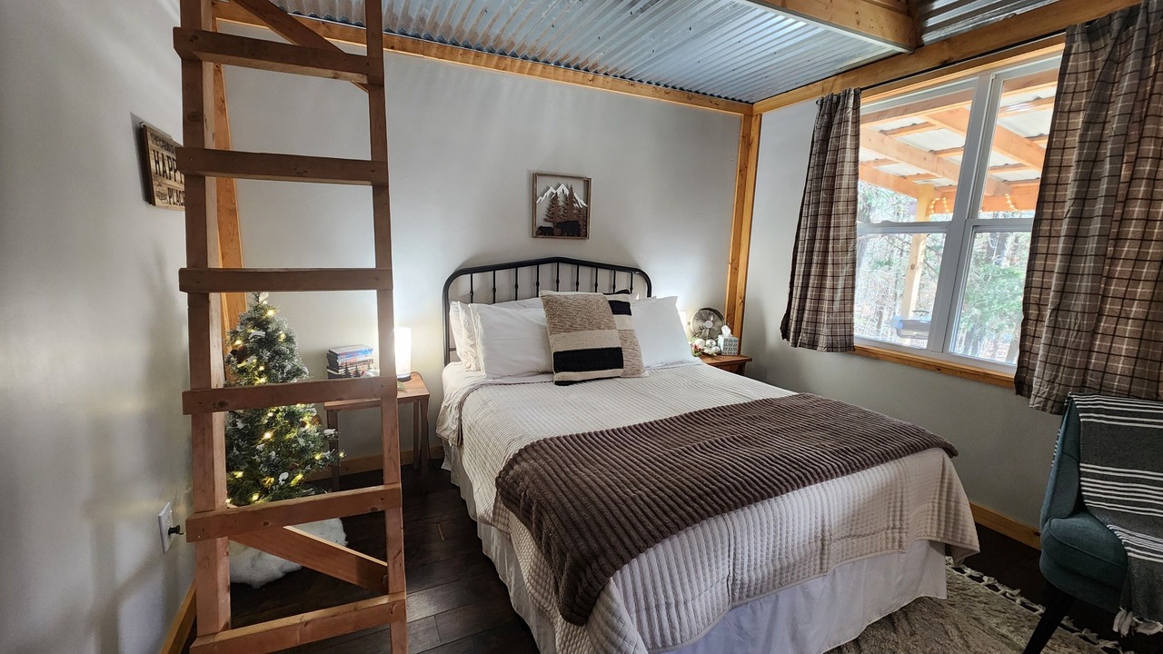 Photo of Bedroom in Jasper