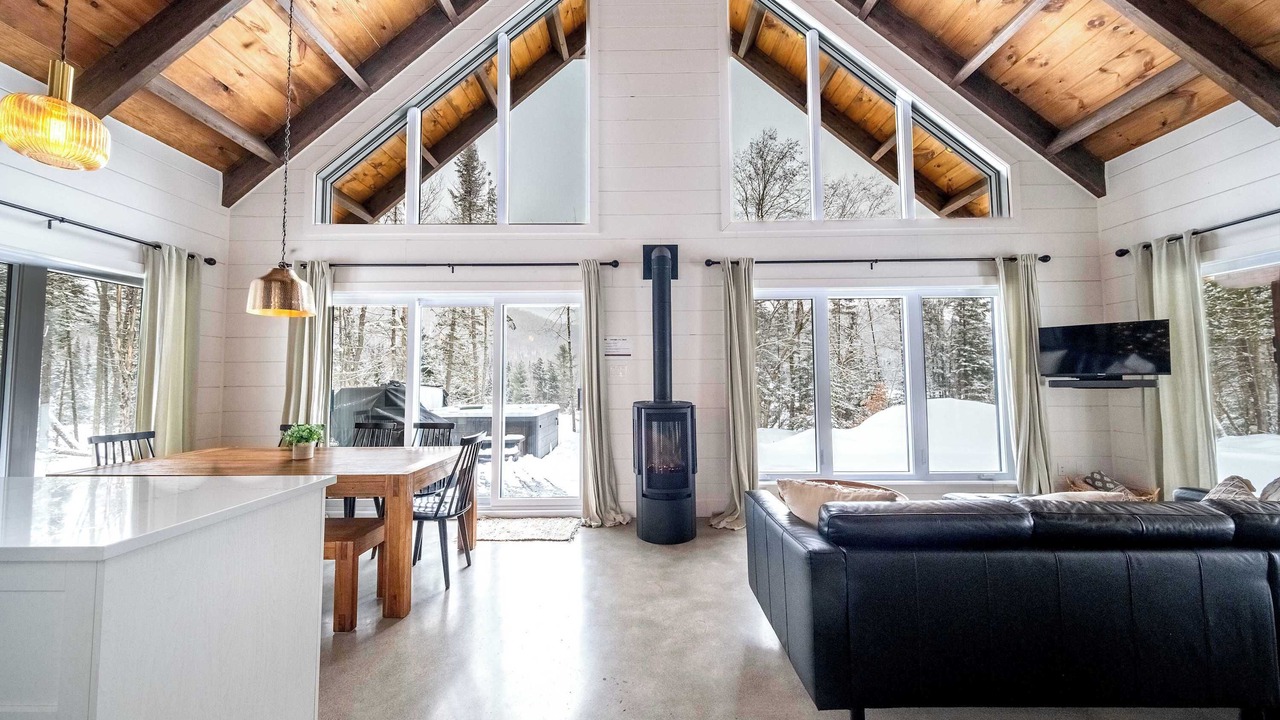 Photo of Livingroom in Lac-aux-Sables