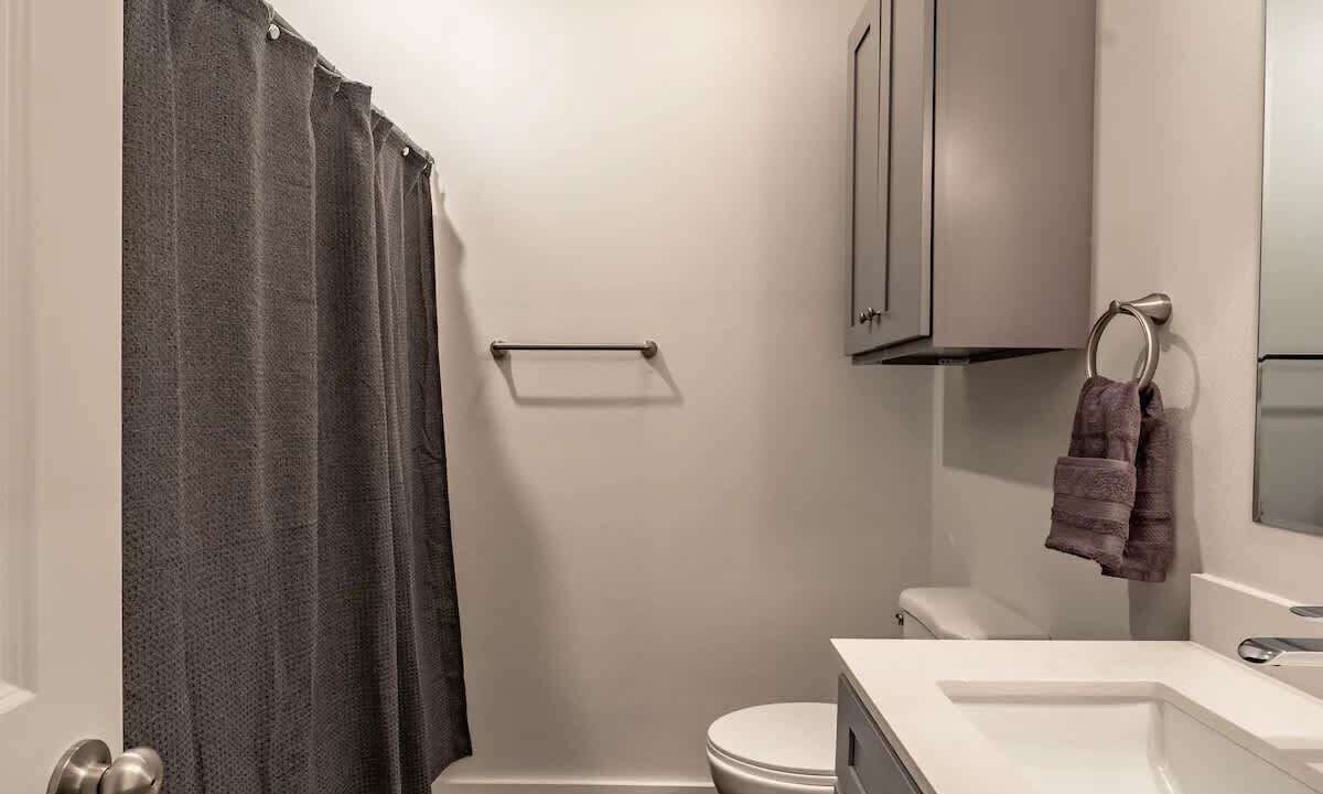 Photo of Bathroom in North by Northwest