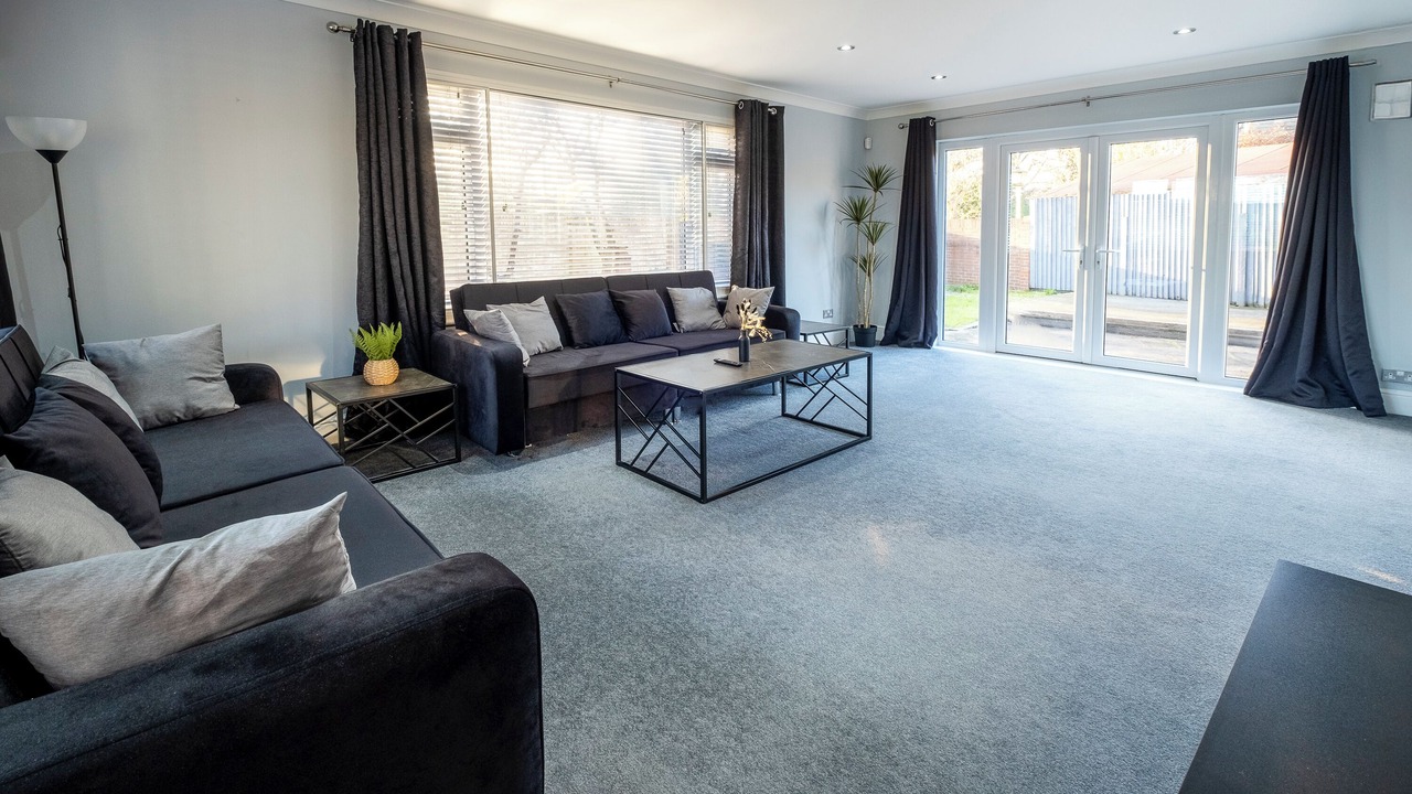 Photo of Livingroom in Staines
