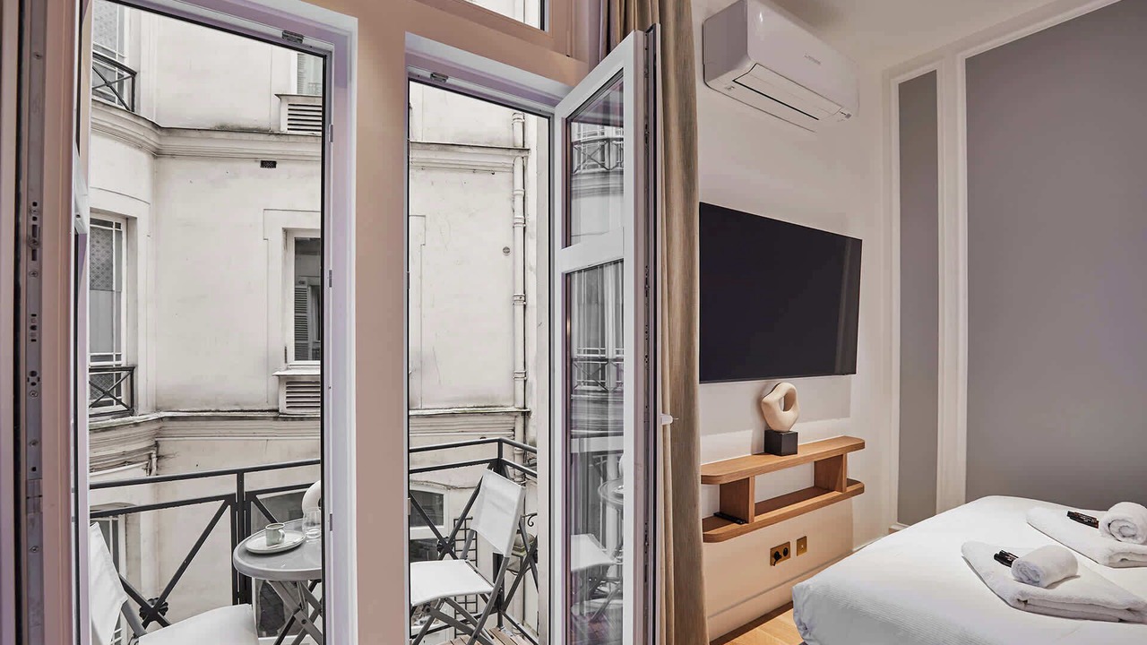 Photo of Others in Champs-Elysees