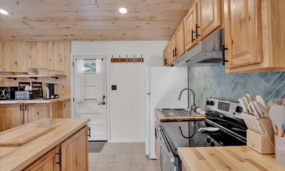 Photo of Kitchen in Locust Lake Village