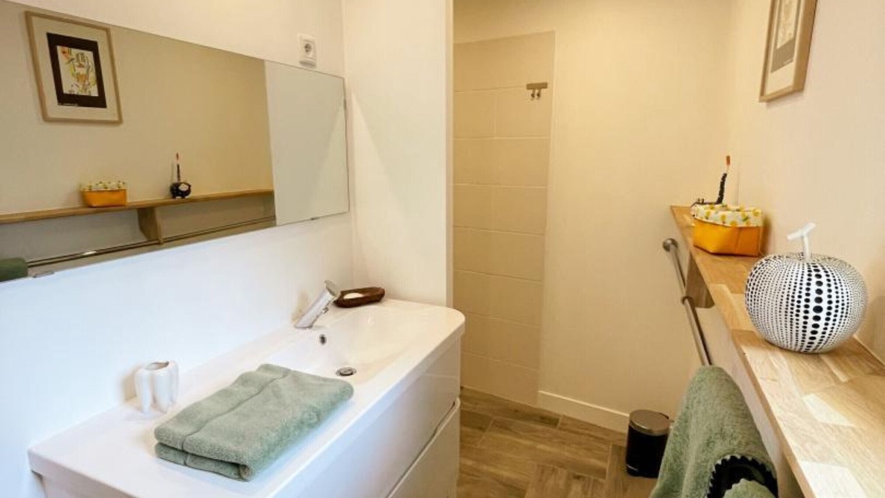 Photo of Bathroom in Savigny-en-Veron