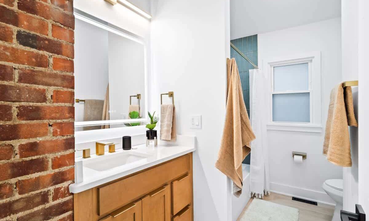 Photo of Bathroom in Cuyahoga County