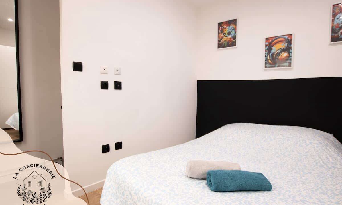 Photo of Others in Lens