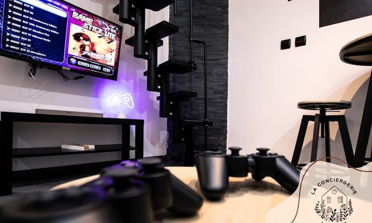 Photo of Others in Lens