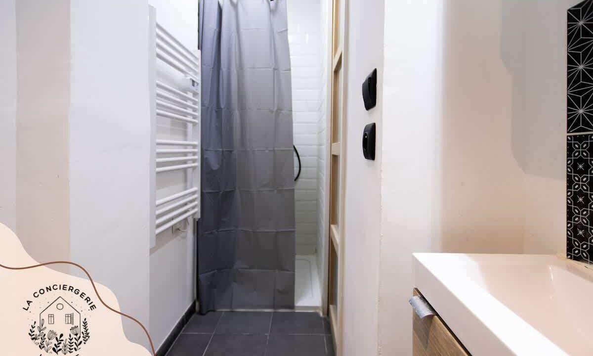 Photo of Others in Lens