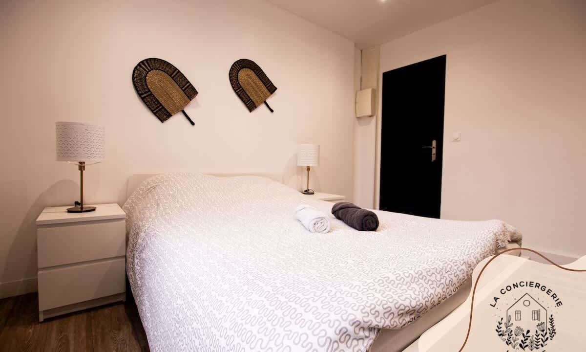 Photo of Others in Lens