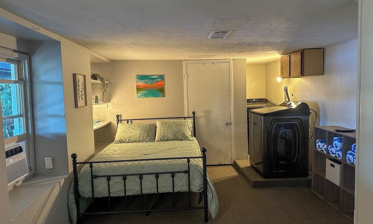 Photo of Bedroom in Tool