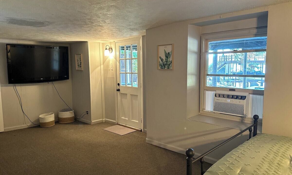 Photo of Bedroom in Tool