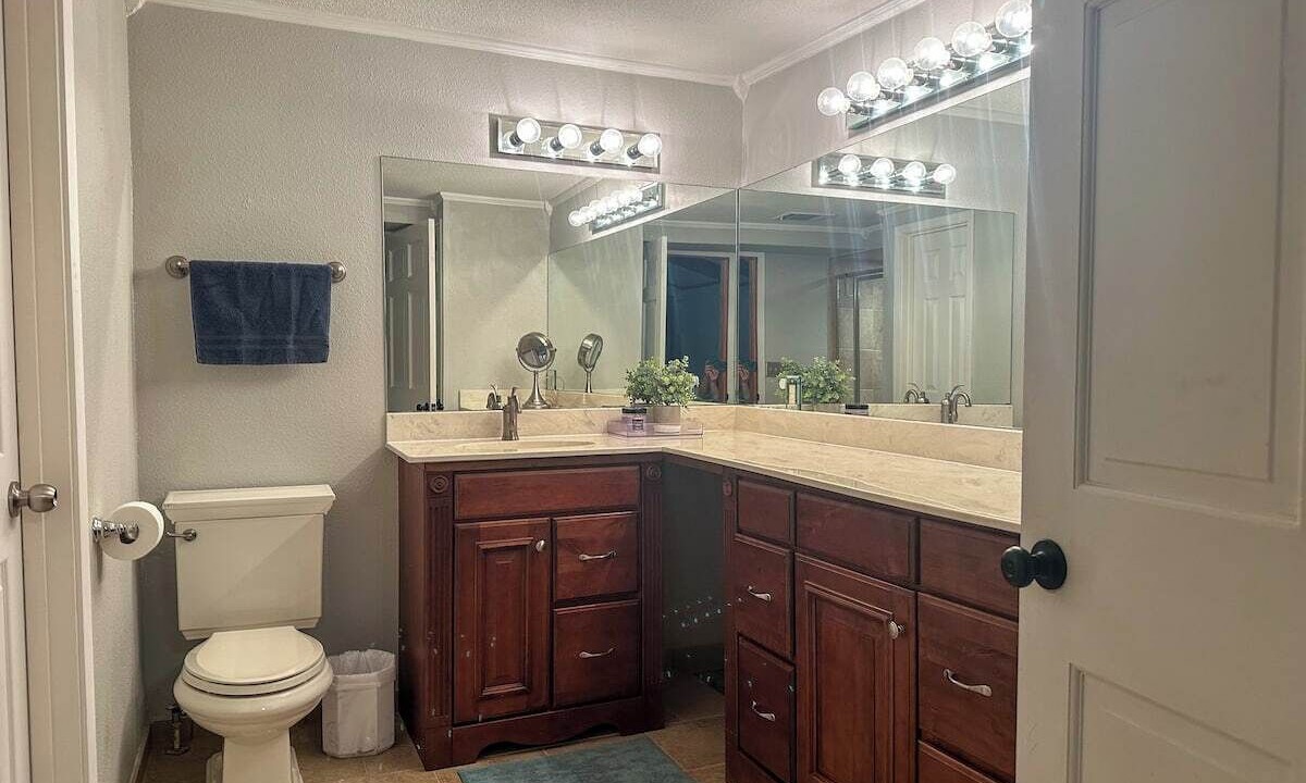 Photo of Bathroom in Tool