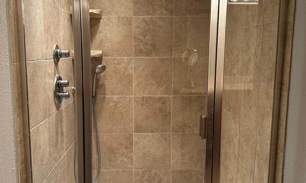Photo of Bathroom in Tool
