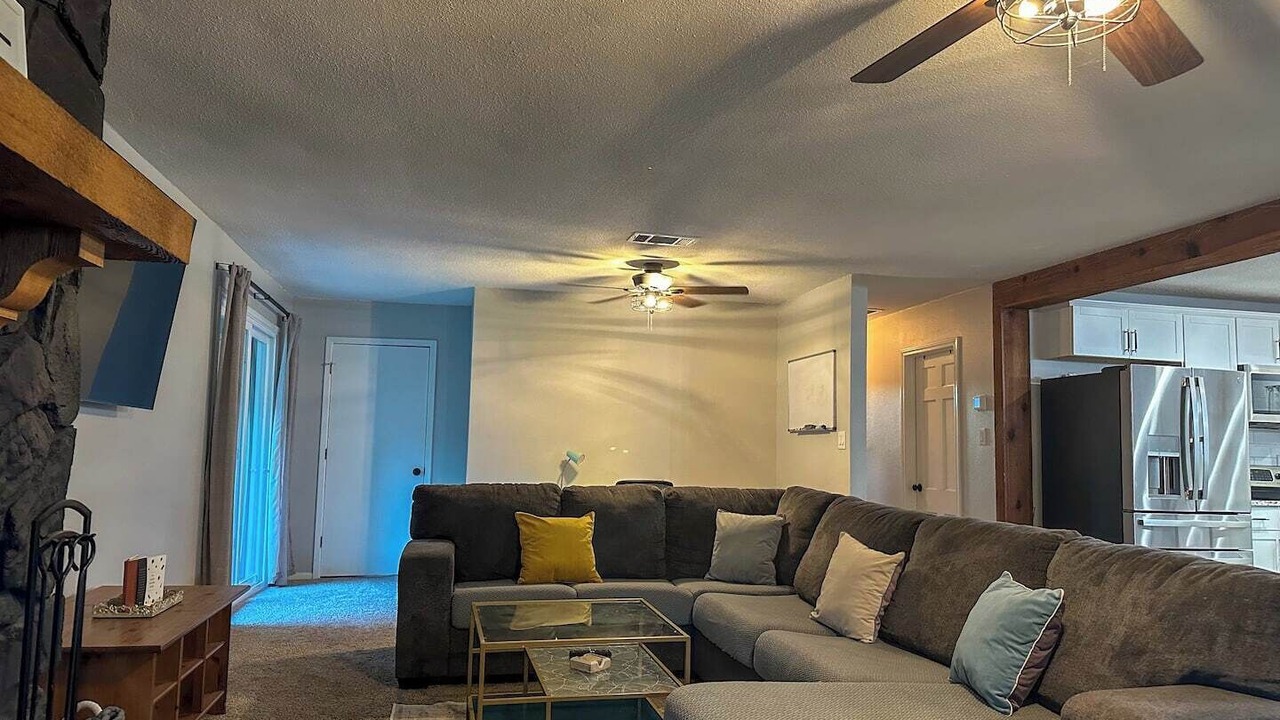 Photo of Livingroom in Tool