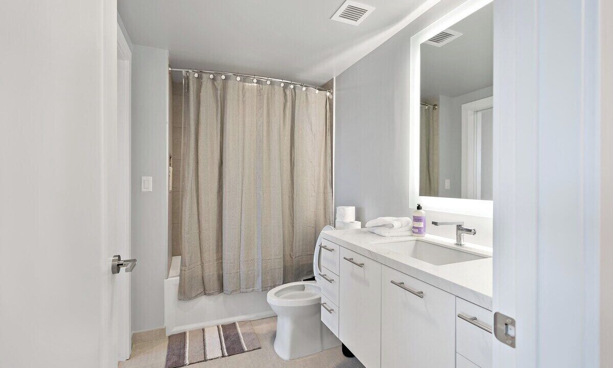 Photo of Bathroom in Cardozo