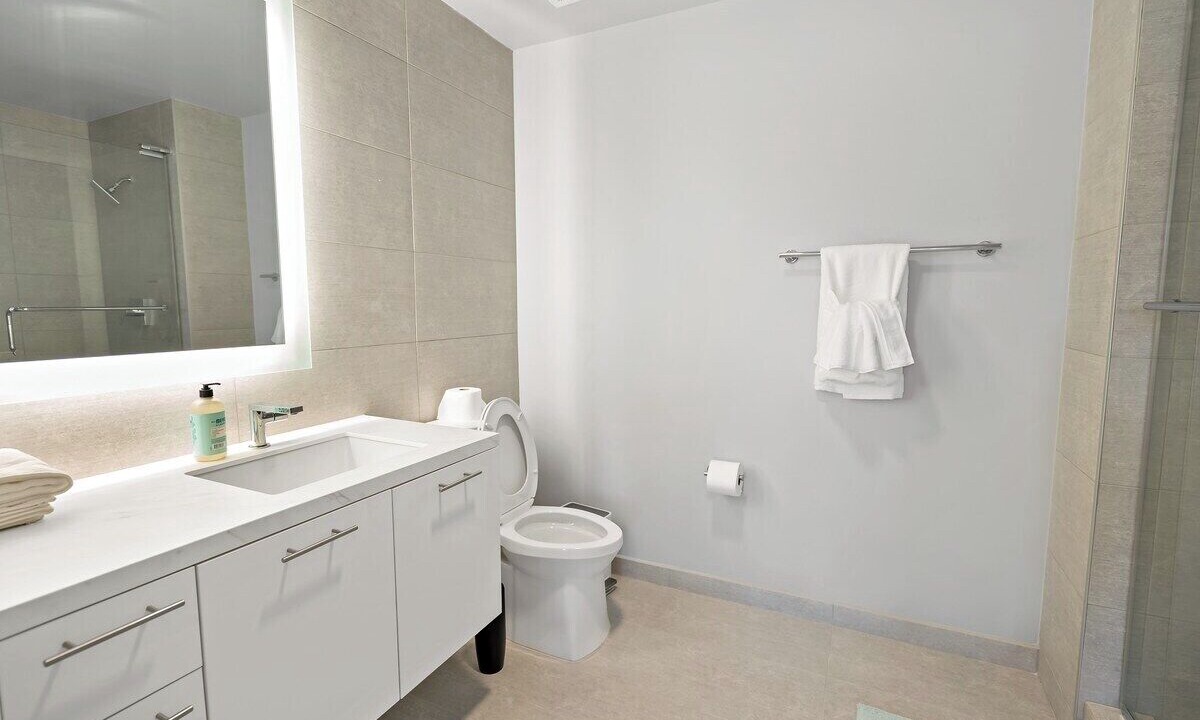 Photo of Bathroom in Cardozo