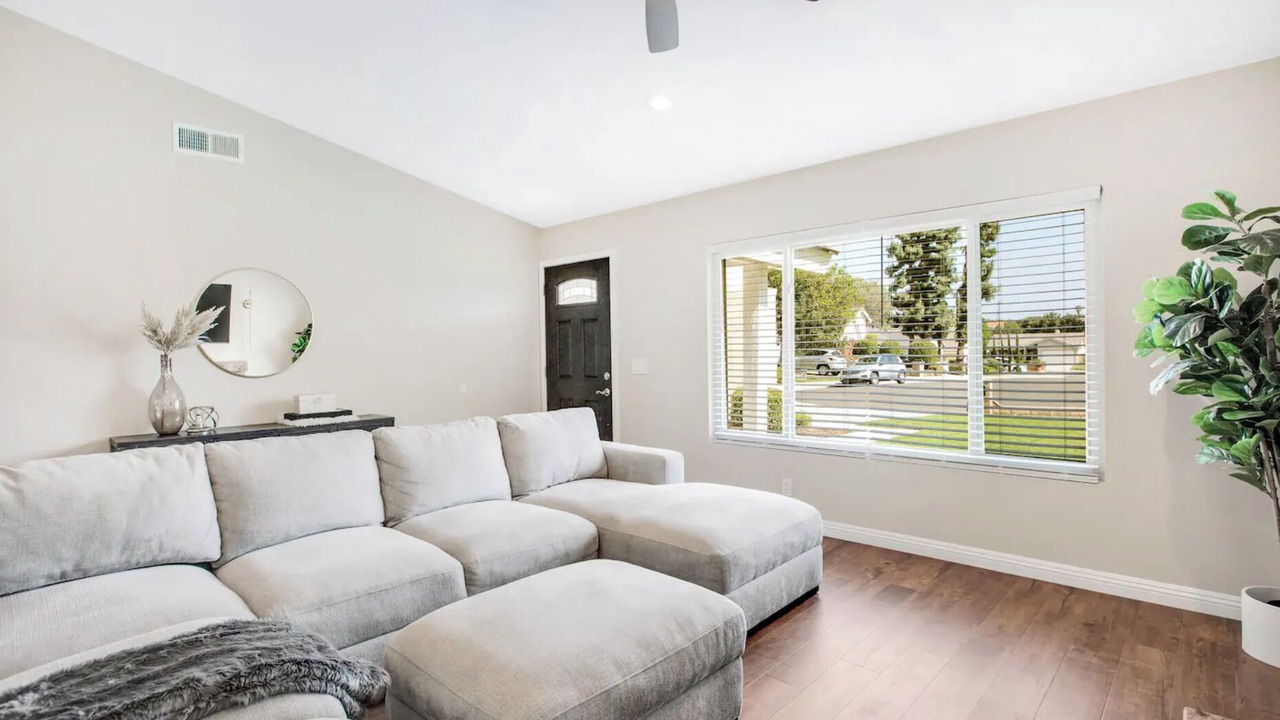 Photo of Livingroom in Rolling Hills Estates