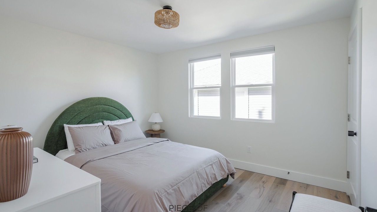 Photo of Bedroom in Roselawn Finance