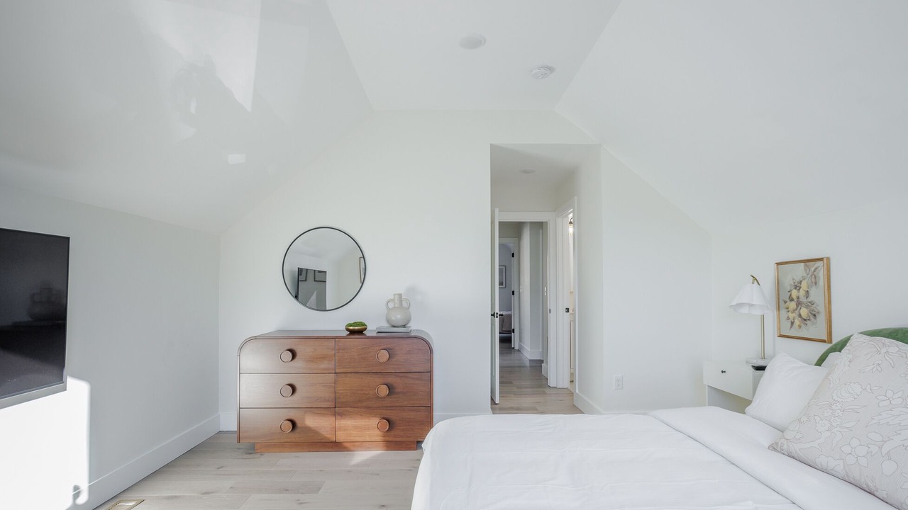 Photo of Bedroom in Roselawn Finance