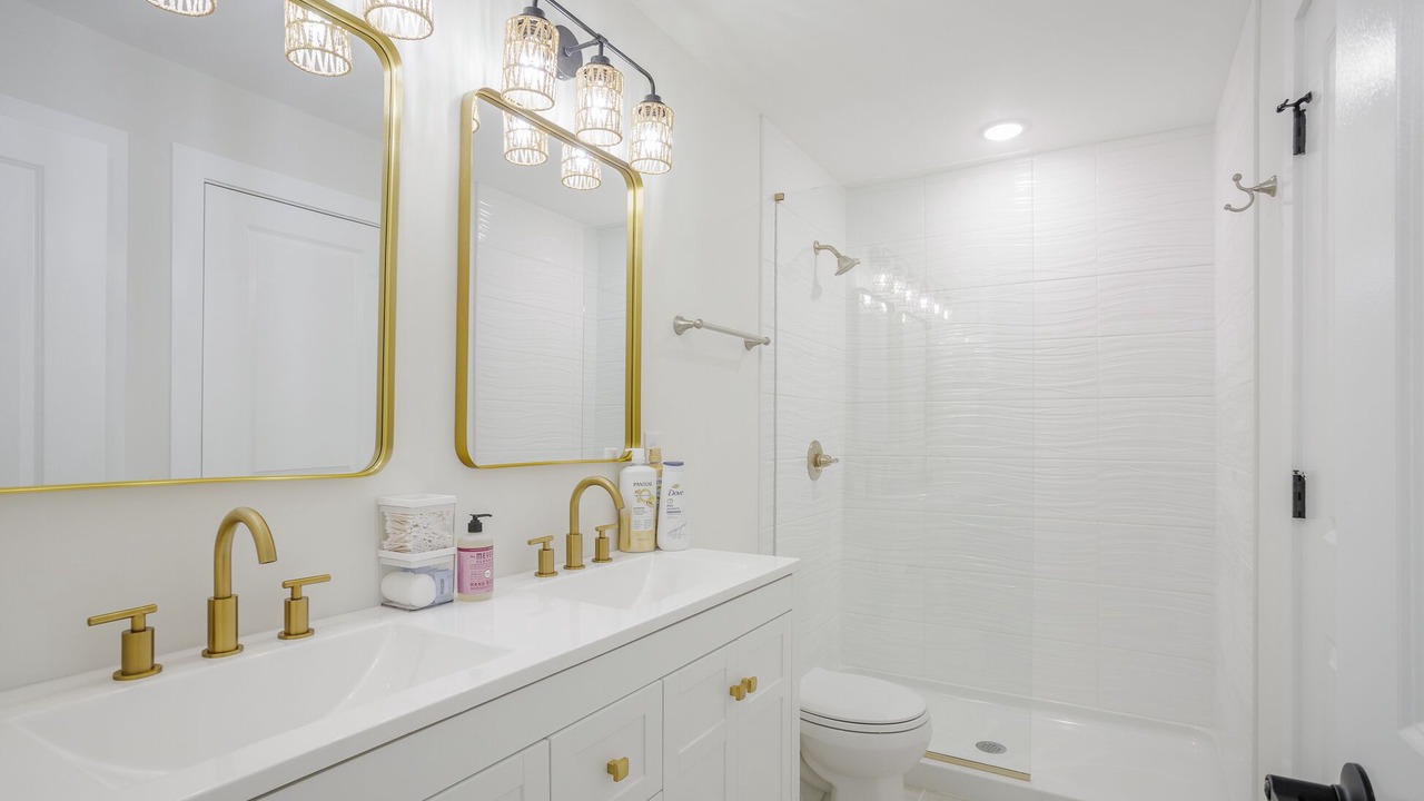 Photo of Bathroom in Roselawn Finance